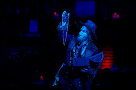 نمایش موزیکال الیور توئیست