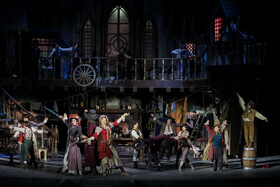 نمایش موزیکال الیور توئیست