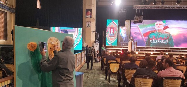 چهره شهید حاجی زاده در حاشیه مراسم گرامیداشت شهدای هوافضای سپاه ترسیم شد