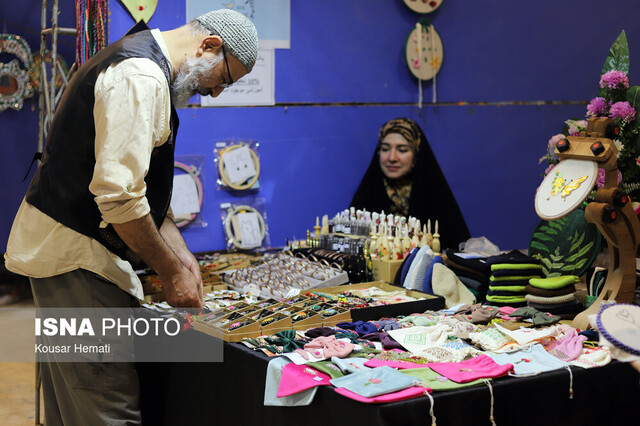 صنایع دستی در پی رکود گردشگری زمین‌گیر شد