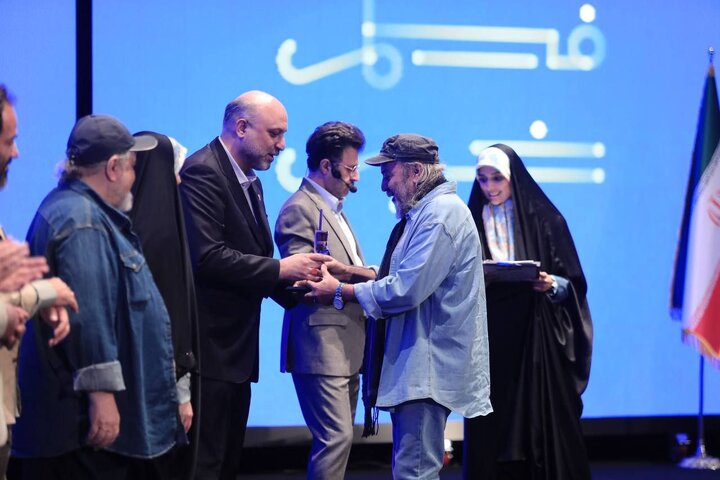 شبی برای تقدیر از جمشید هاشم پور و اجرای  رضا یزدانی برای تهران