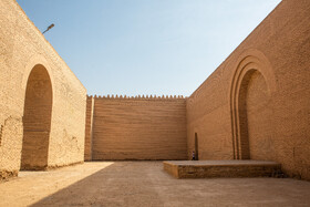 تالار تاج و تخت در شهر بازسازی و نوسازی شده بابل عراق