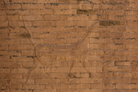 نقش برجسته اژدها بر روی دیوارهای دروازه ایشتار در شهر باستانی بابل عراق