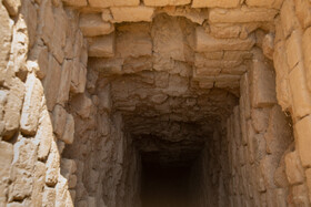 چاه هاروت و ماروت فرشتگانی که از سوی خداوند برای آموزش جادو به مردم برای دفع جادوی جادوگران آمده بودند. که در معبد ننماخ در شهر باستانی بابل عراق قرار دارد.