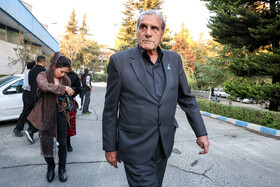 رضا ناجی در مراسم ترحیم همایون ارشادی