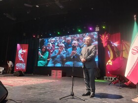 معاون استاندار فارس: نگاه اجتماعی به نمایش‌های تئاتر داشته باشیم