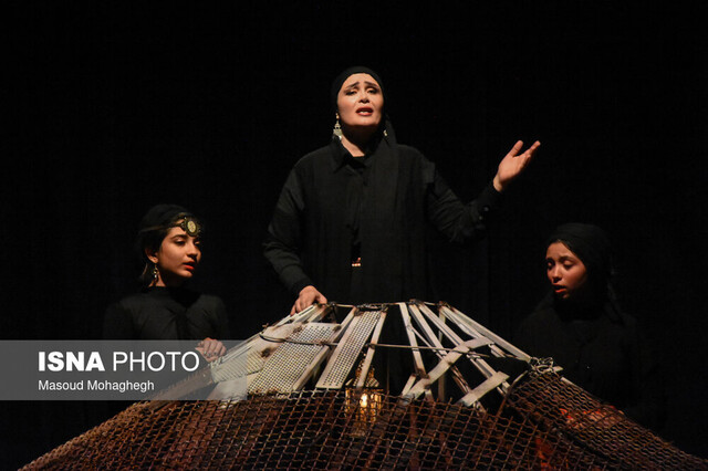 نمایش «داستان های سرزمین مردمان خردمند» - سمنان