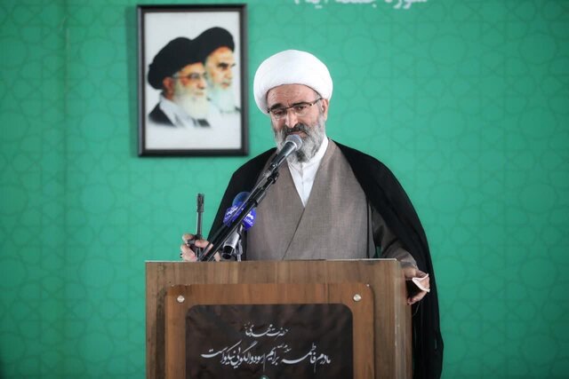 تاکید امام جمعه سمنان بر رفع نیاز آبی استان از خلیج فارس یا دریای خزر