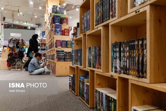 نمایشگاه دائمی کتاب و توسعه حلقه‌های مطالعاتی در دورود/ از ترویج عادت مطالعه تا معرفی «مرد ابدی»