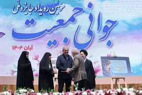 استاندار خوزستان مدیر برتر کشور شناخته شد