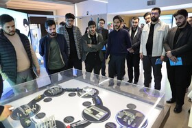 بازدید اعضای شورای مرکزی تشکل‌های دانشجویی از نمایشگاه دستاوردهای صنعت هسته‌ای کشور