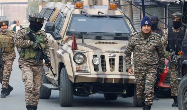 انفجار در یک ایستگاه پلیس در کشمیر هند؛ ده‌ها تن کشته و زخمی شدند