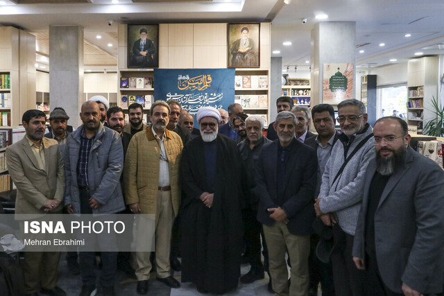 تولیت آستان قدس رضوی: رهبر انقلاب، احیاکننده سنت «تقریظ» در ادبیات معاصر هستند