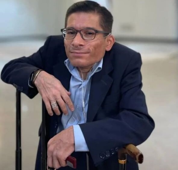 عباس اقلامی به دلیل بیماری تنفسی درگذشت