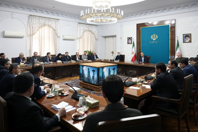 نشست فعالان اقتصاد دیجیتال با سران قوای سهگانه نشست فعالان اقتصاد دیجیتال با سران قوای سهگانه