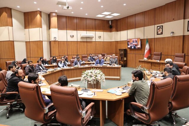 بازدید اعضای شورای مرکزی تشکلهای دانشجویی از نمایشگاه دستاوردهای صنعت هستهای کشور