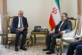 «علی حسن خلیل» معاون سیاسی رئیس مجلس لبنان، در حاشیه کنفرانس بین‌المللی «حقوق بین‌الملل تحت تهاجم، تجاوز و دفاع» با «سیدعباس عراقچی» وزیر امور خارجه ایران دیدار و رایزنی کرد.