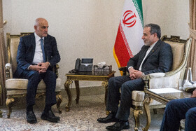 دیدار «علی حسن خلیل» معاون سیاسی رئیس مجلس لبنان با «سیدعباس عراقچی» وزیر امور خارجه ایران در حاشیه کنفرانس بین‌المللی «حقوق بین‌الملل تحت تهاجم، تجاوز و دفاع»