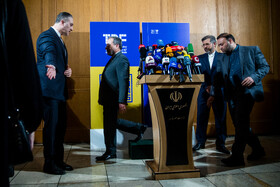 سیدعباس عراقچی، وزیر خارجه در جمع خبرنگاران در حاشیه کنفرانس بین‌المللی «حقوق بین‌الملل تحت تهاجم، تجاوز و دفاع»