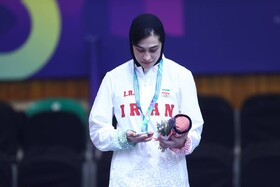 ولی نژاد: بغضم بخاطر از دست دادن طلا در ۱۰ ثانیه بود/ همتی: مدال طلا را به بچه های خلیج فارس تقدیم می کنم