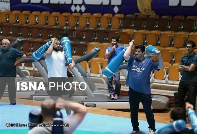رسول خادم، دبیر، ساعی و حسن یزدانی در لباس ورزش زورخانه‌ای+ عکس