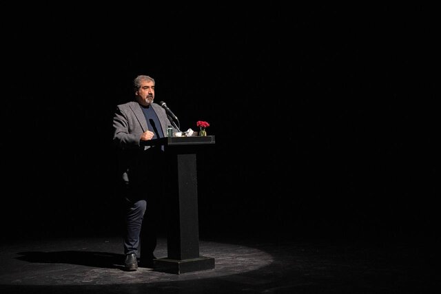 تئاتر خیابانی با این صورت‌بندی خیلی فقیر است