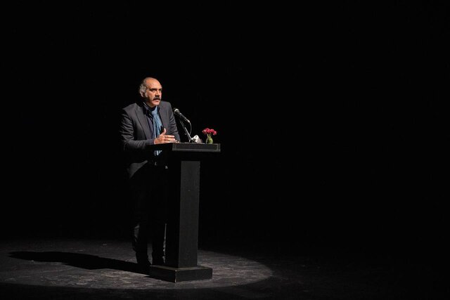 تئاتر خیابانی با این صورت‌بندی خیلی فقیر است