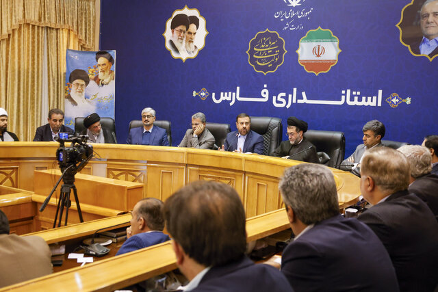 استاندار فارس: دولت به‌دنبال ارتقای جایگاه سازمان امور عشایر است نه انحلالِ آن
