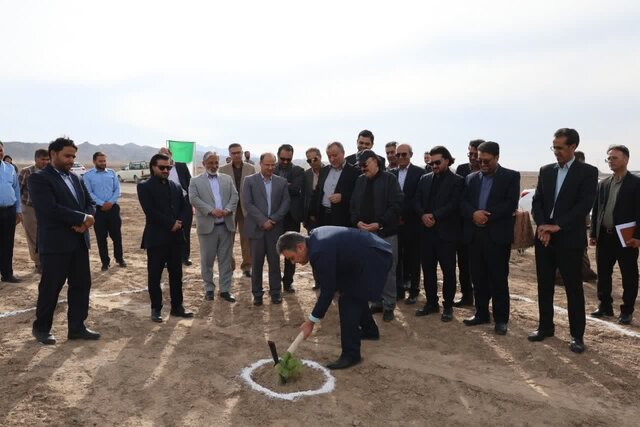 احداث نیروگاه خورشیدی، گامی مهم در پایداری برق صنایع استان است