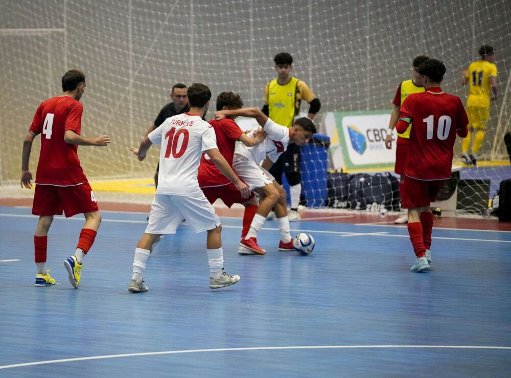 پیروزی پسران فوتسالیست دانش آموز ایران برابر چین تایپه