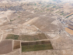 شکاف فرونشست در روستای کاریزک کنار کال شهرستان نیشابور