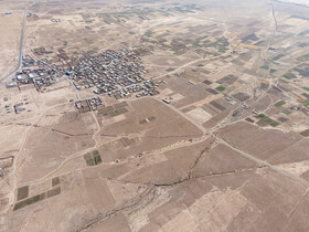 شکاف فرونشست در روستای کاریزک کنار کال شهرستان نیشابور