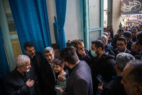 محمود احمدی نژاد در مراسم یادبود زرین احمدی‌نژاد در مسجد جامع نارمک
