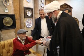 تجلیل نماینده ولی‌فقیه در استان از پژوهشگر و پیشکسوت فرهنگ و زبان سمنانی