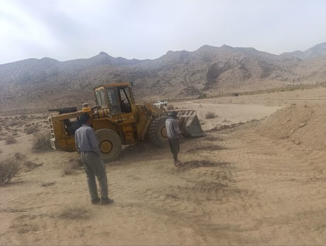 رفع تصرف ۲۰۰۰ متر مربع اراضی ملی در استهبان/ ایجاد کمربند حفاظتی در بختگان