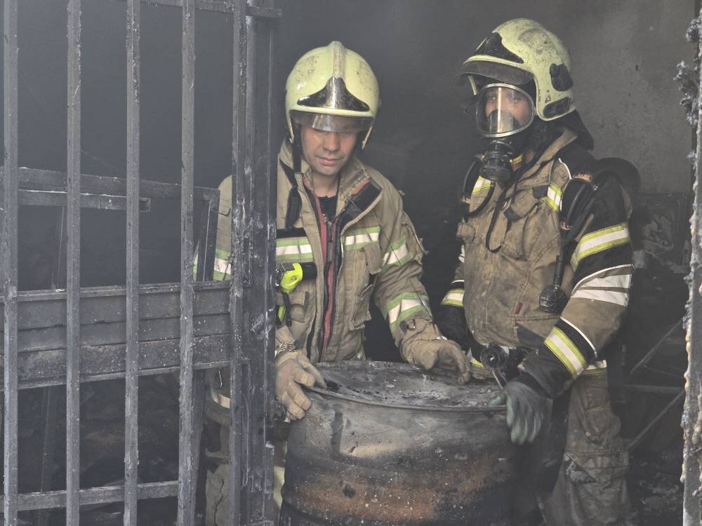 آتشسوزی در کارگاه رنگرزی شهرک گلریز؛ یک نفر جان باخت