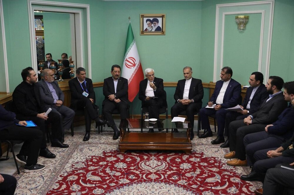 دیدار نمایندگان دانشجویان ایرانی دانشگاههای روسیه با عارف