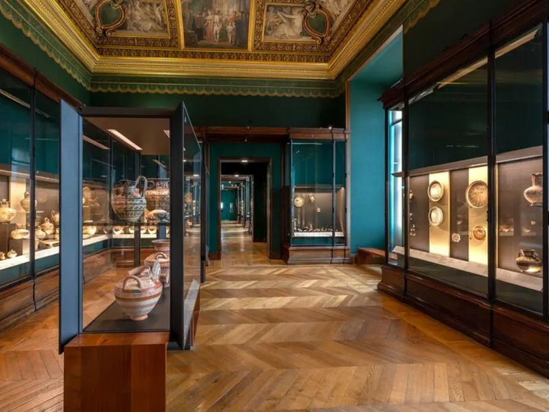 یکی از گالریهای لوور تعطیل شد