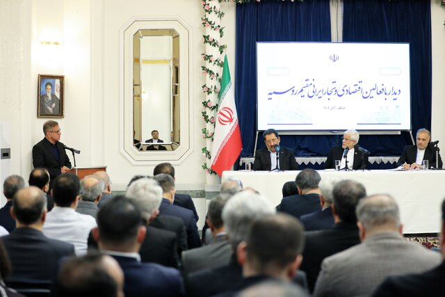 اخبار سیاسی ۲۷ آبان؛ بازداشت چند مدیر بانکی/جزییات جدید از جنگ ۱۲روزه/پیامی به پادشاه عربستان/پابند الکترونیکی برای محکومان مهریه