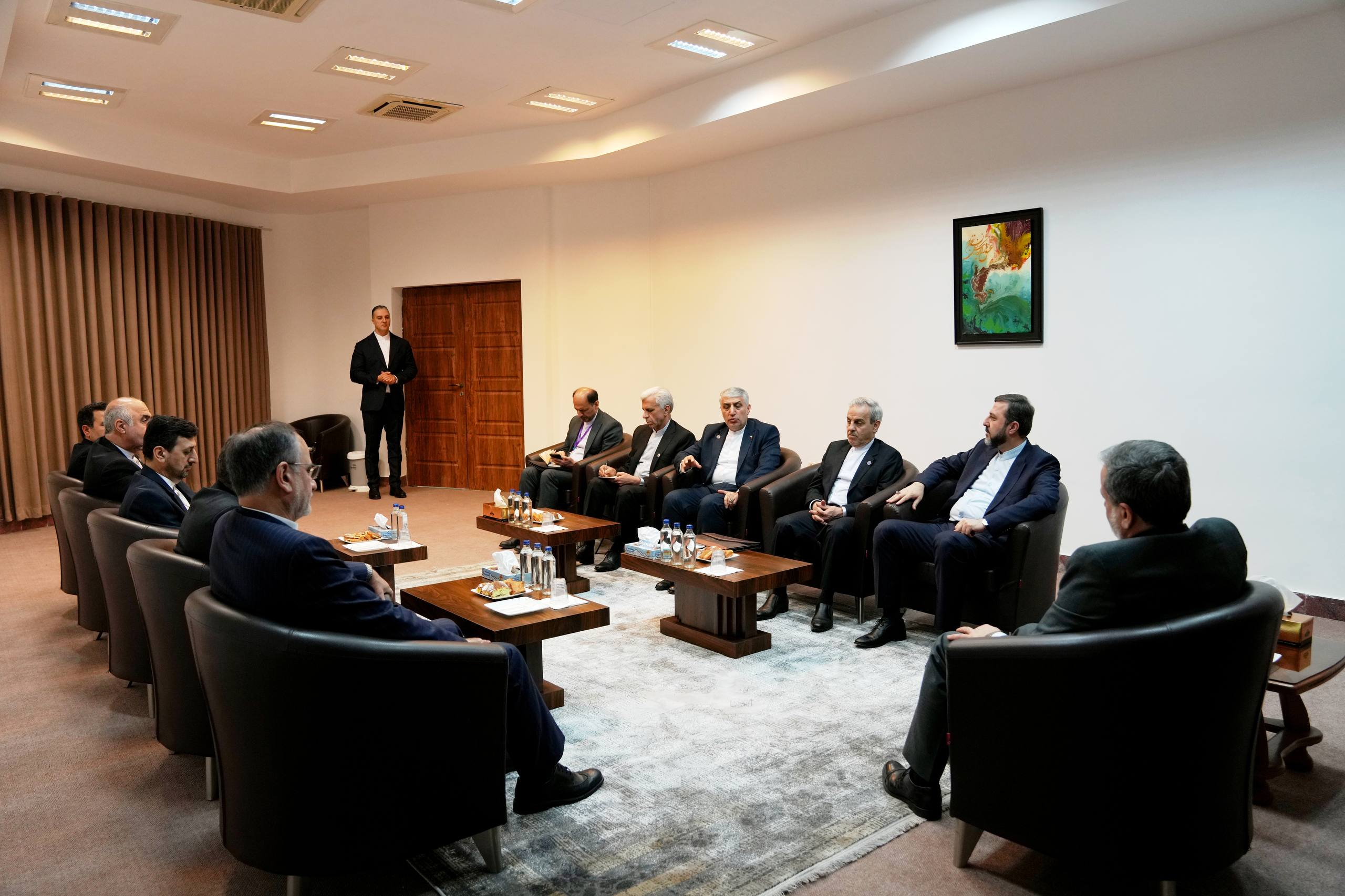 نشست روسای نمایندگیهای ایران در کشورهای ساحلی خزر با عراقچی