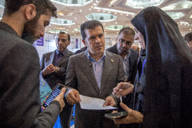 حسین افشین، معاون علمی و فناوری رئیس جمهور در مراسم افتتاحیه نمایشگاه توانمندی‌های اقتصاد دریا محور