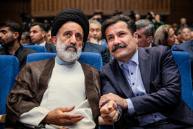 عبدالکریم حسین‌زاده، معاون توسعه روستایی و مناطق محروم کشور و حجت‌الاسلام سیّد رمضان موسوی مقدم ، نماینده ولی فقیه در بنیاد شهید در همایش بین المللی جانبازان شیمیایی