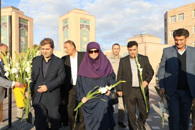 حضور شینا انصاری معاون رئیس‌جمهور و رئیس سازمان حفاظت محیط زیست کشور در گلزار شهدای بهشت فاطمه اردبیل