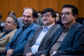 قادر اشنا، مشاور وزیر فرهنگ، سید عبدالحمید احمدی، قائم مقام رئيس جهاد دانشگاهی و احمد علیگو، معاون فرهنگی جهاد دانشگاهی در اختتامیه سی و دومین جشنواره ملی کتاب سال دانشجویی