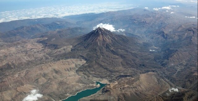 چرا قله دماوند دیگر برف ندارد؟