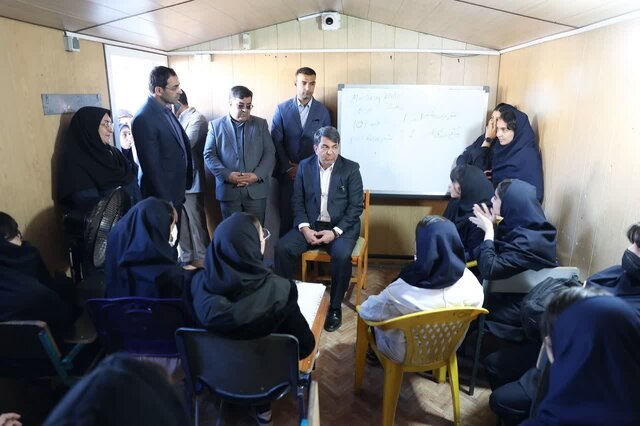 پایان تحصیل دانش آموزان مرکز استان کرمان در کانکس