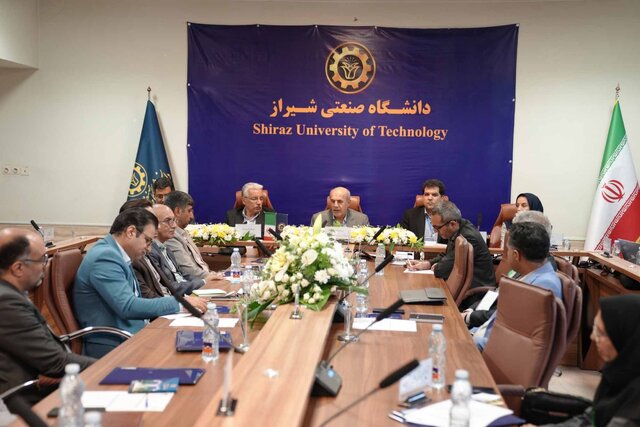 معاون وزیر علوم: پایگاه اطلاعات مدارک تحصیلی به ۲۰ میلیون داده رسید / دانشگاه‌ها در تکمیل کد صحت همکاری کنند