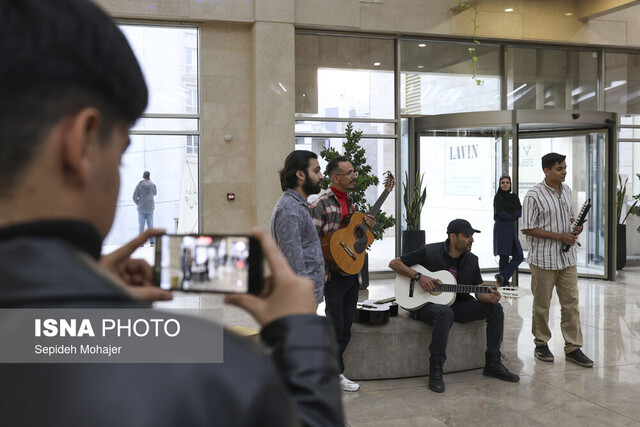 به جشنواره می‌آییم تا دیده شویم