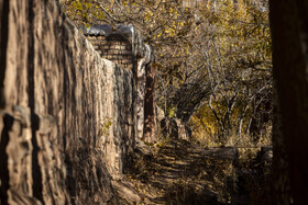 کوچه‌های سرخِ روستای هزاران‌ساله
