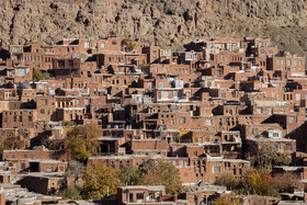 کوچههای سرخِ روستای هزارانساله